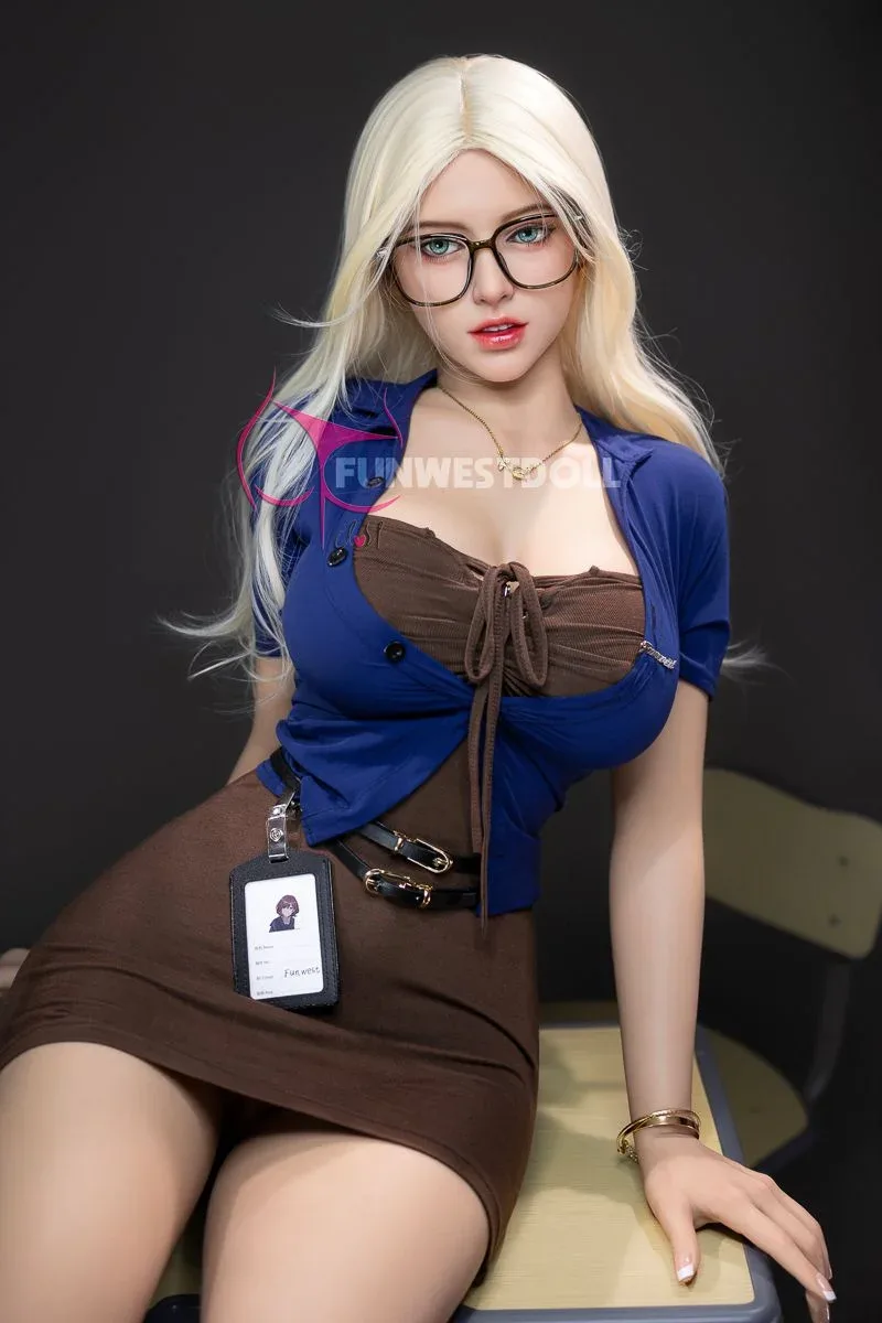 Chloe 157cm G Natural TPE Sex Doll